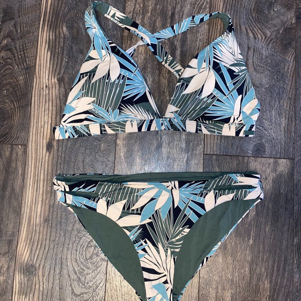 Roxy Women's Cross Back Bathing Suit - Size Medium